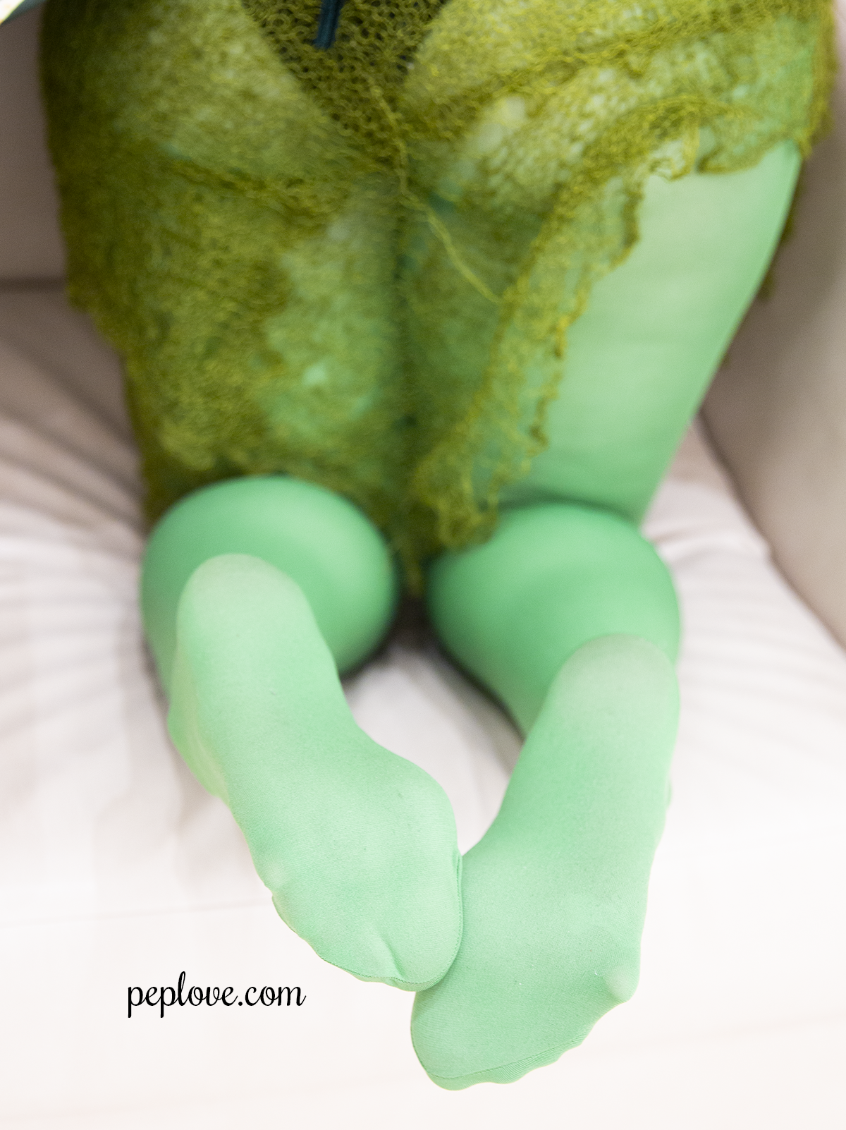 Ami Green Tights Feet