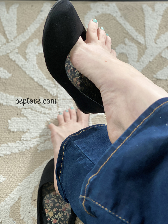 AmiFeet01