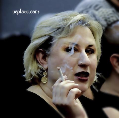 Sera Smoking
